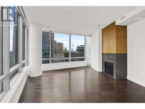 30X4 1077 W Cordova Street, Vancouver, BC - Indoor With Fireplace