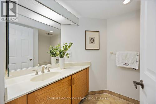 1002A - 5444 Yonge Street, Toronto, ON - Indoor Photo Showing Bathroom