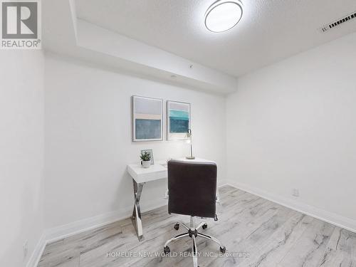 301 - 376 Highway 7 E, Richmond Hill, ON - Indoor Photo Showing Office