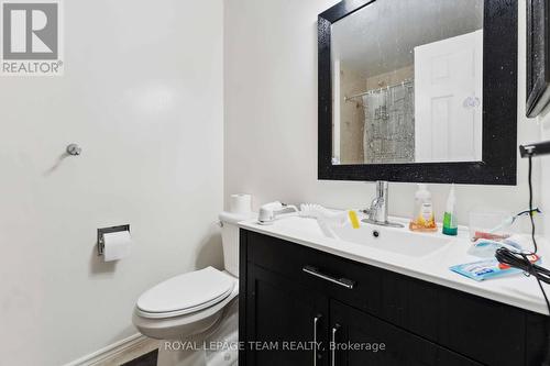 121 Ashpark Crescent, Ottawa, ON - Indoor Photo Showing Bathroom