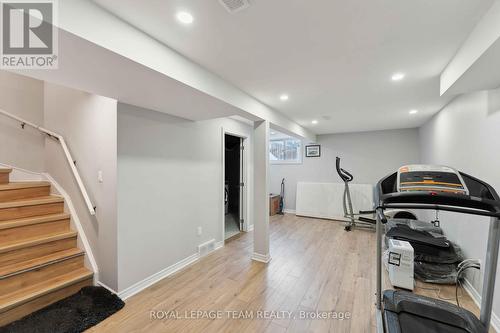 121 Ashpark Crescent, Ottawa, ON - Indoor