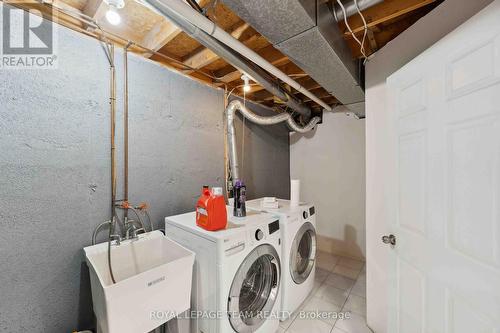 121 Ashpark Crescent, Ottawa, ON - Indoor Photo Showing Laundry Room