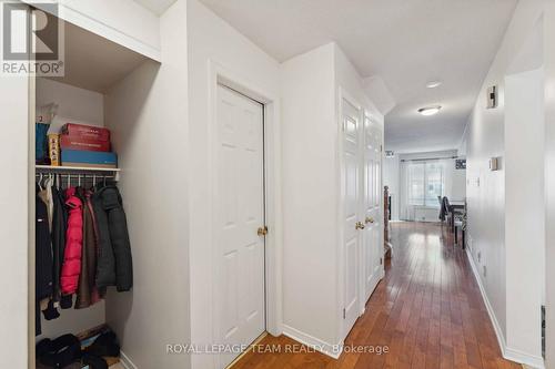 121 Ashpark Crescent, Ottawa, ON - Indoor Photo Showing Other Room