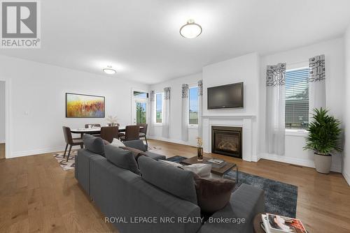 85 Borden Trail, Welland (769 - Prince Charles), ON - Indoor Photo Showing Living Room With Fireplace