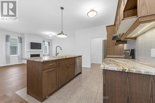 85 Borden Trail, Welland (769 - Prince Charles), ON - Indoor Photo Showing Kitchen