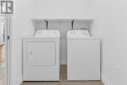 85 Borden Trail, Welland (769 - Prince Charles), ON - Indoor Photo Showing Laundry Room