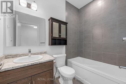 85 Borden Trail, Welland (769 - Prince Charles), ON - Indoor Photo Showing Bathroom