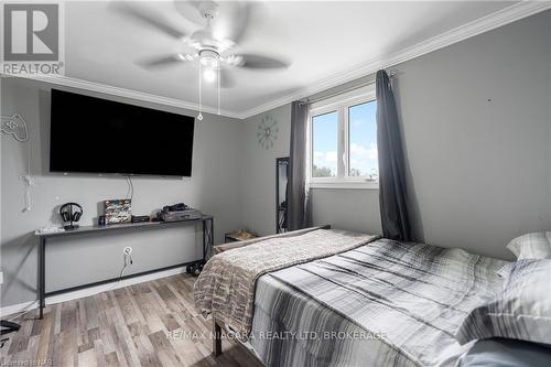 421 Ramsey Road, Haldimand (Dunnville), ON - Indoor Photo Showing Bedroom