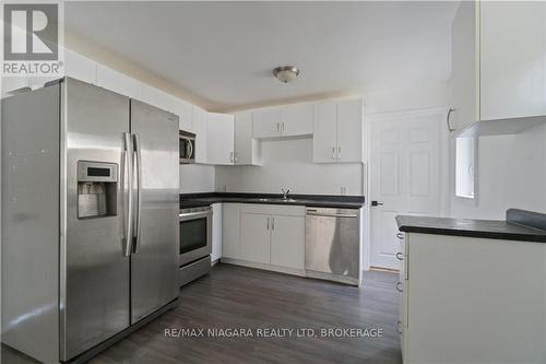 237 Mitchell Street, Port Colborne, ON - Indoor Photo Showing Kitchen