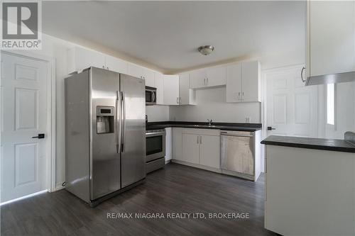 237 Mitchell Street, Port Colborne, ON - Indoor Photo Showing Kitchen