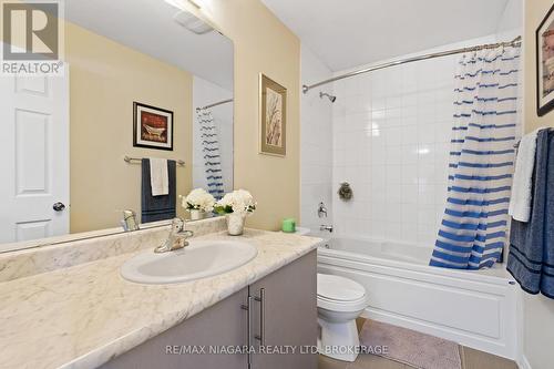 8096 Blue Ash Lane, Niagara Falls, ON - Indoor Photo Showing Bathroom