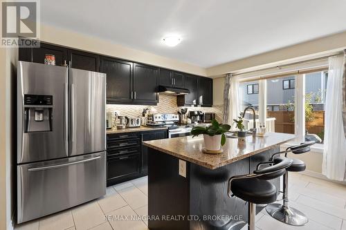 8096 Blue Ash Lane, Niagara Falls, ON - Indoor Photo Showing Kitchen