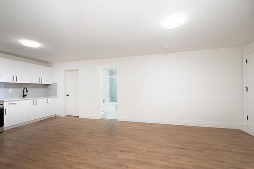 Lower Suite 20158 27A Avenue, Langley, BC - Indoor Photo Showing Kitchen