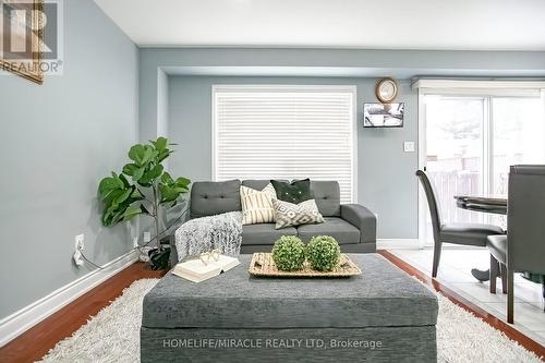 61 Lauraglen Crescent, Brampton, ON - Indoor Photo Showing Living Room