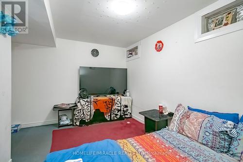 61 Lauraglen Crescent, Brampton, ON - Indoor Photo Showing Bedroom