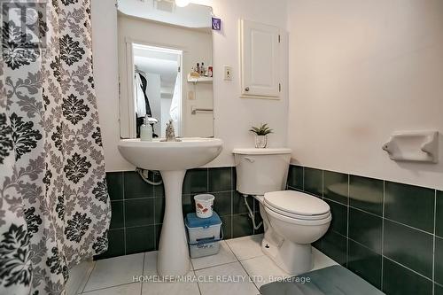 61 Lauraglen Crescent, Brampton, ON - Indoor Photo Showing Bathroom