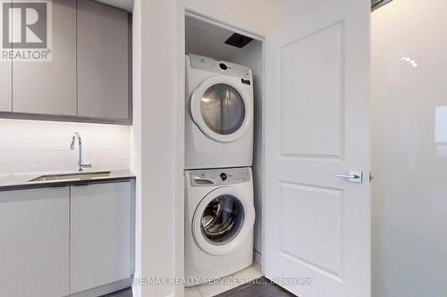 3406 - 36 Elm Drive W, Mississauga, ON - Indoor Photo Showing Laundry Room