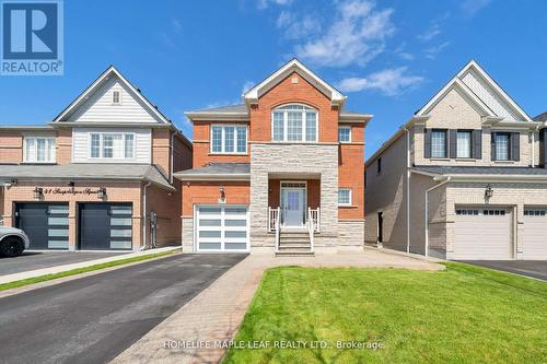 39 Snapdragon Square, Brampton, ON - Outdoor With Facade