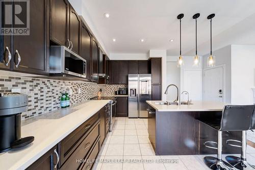 39 Snapdragon Square, Brampton, ON - Indoor Photo Showing Kitchen With Double Sink With Upgraded Kitchen