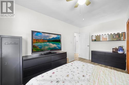 33 Winniett Street, Brantford, ON - Indoor Photo Showing Bedroom