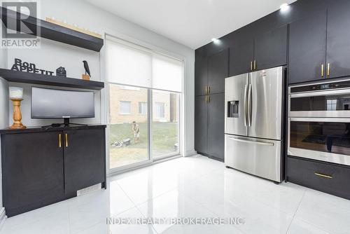 32 Mccormack Road S, Caledon, ON - Indoor Photo Showing Kitchen