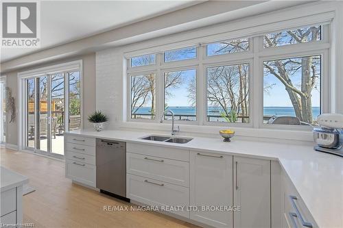 755 Lakeshore Road, Fort Erie, ON - Indoor Photo Showing Kitchen With Double Sink