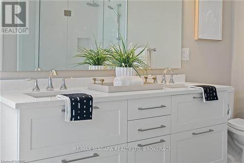 755 Lakeshore Road, Fort Erie, ON - Indoor Photo Showing Bathroom