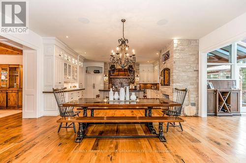 16 Hunters Glen Road, Aurora, ON - Indoor Photo Showing Dining Room