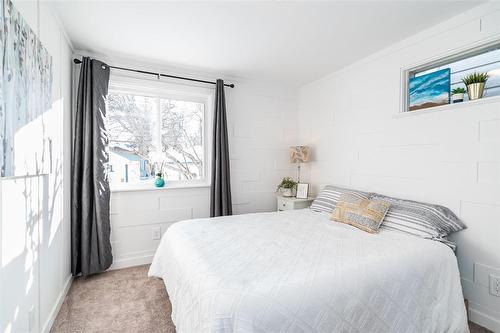 606 Rosedale Avenue, Winnipeg, MB - Indoor Photo Showing Bedroom