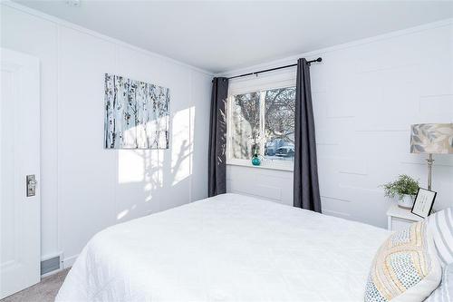 606 Rosedale Avenue, Winnipeg, MB - Indoor Photo Showing Bedroom