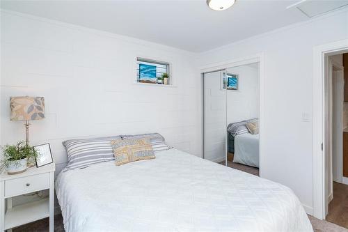 606 Rosedale Avenue, Winnipeg, MB - Indoor Photo Showing Bedroom