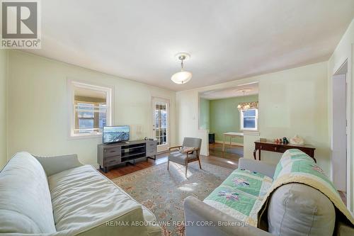 47 Stewart Street, Oakville, ON - Indoor Photo Showing Living Room