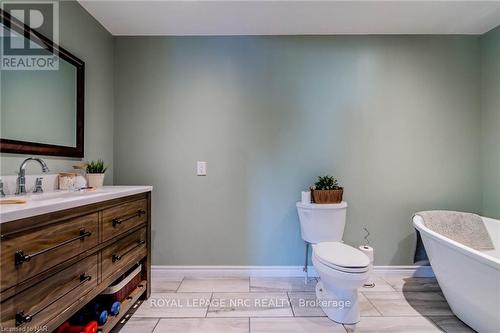 52078 Regional Road 24, Wainfleet, ON - Indoor Photo Showing Bathroom