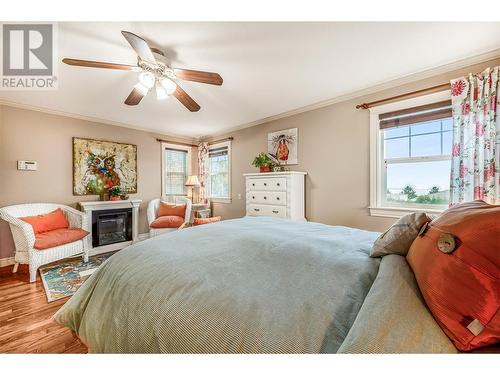 3515 Ridge Boulevard, West Kelowna, BC - Indoor Photo Showing Bedroom