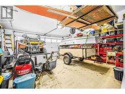 garage has sink with both hot and cold water - 