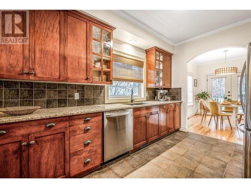 3515 Ridge Boulevard, West Kelowna, BC - Indoor Photo Showing Kitchen