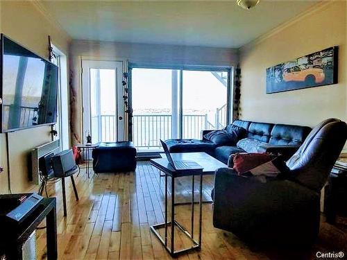 Salon - 202-356 Rue Notre-Dame E., Trois-Rivières, QC - Indoor Photo Showing Living Room