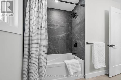 4 Ryerse Crescent, Norfolk, ON - Indoor Photo Showing Bathroom