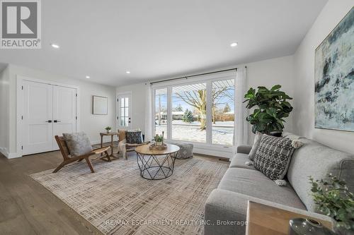 4 Ryerse Crescent, Norfolk, ON - Indoor Photo Showing Living Room