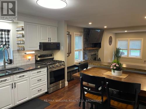 228 Ridgeway Road, Fort Erie, ON - Indoor Photo Showing Kitchen With Double Sink