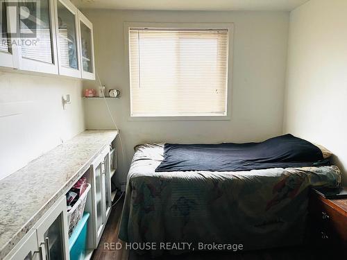 874 - 38 Tandridge Crescent, Toronto, ON - Indoor Photo Showing Bedroom