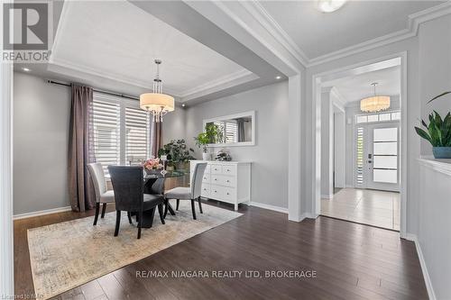 8849 Dogwood Crescent, Niagara Falls, ON - Indoor Photo Showing Dining Room