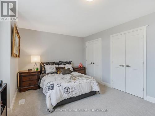 395 Klein Circle, Hamilton (Meadowlands), ON - Indoor Photo Showing Bedroom