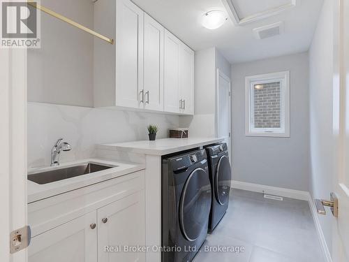 395 Klein Circle, Hamilton (Meadowlands), ON - Indoor Photo Showing Laundry Room