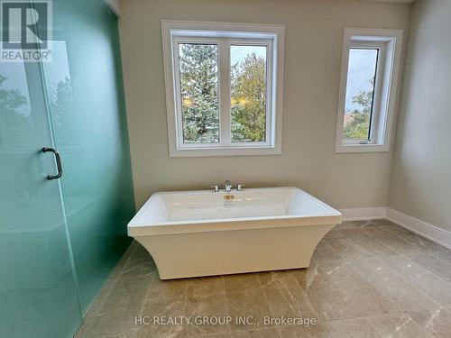 48 John Bradbury Court, Aurora, ON - Indoor Photo Showing Bathroom