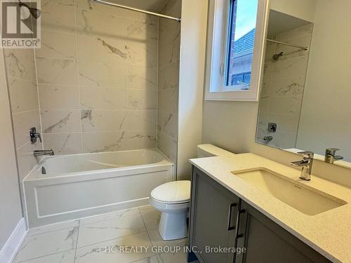 48 John Bradbury Court, Aurora, ON - Indoor Photo Showing Bathroom