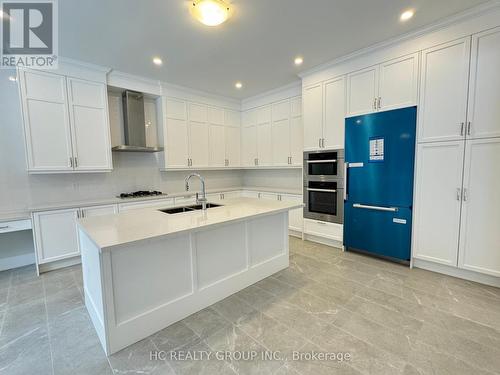 48 John Bradbury Court, Aurora, ON - Indoor Photo Showing Kitchen With Double Sink