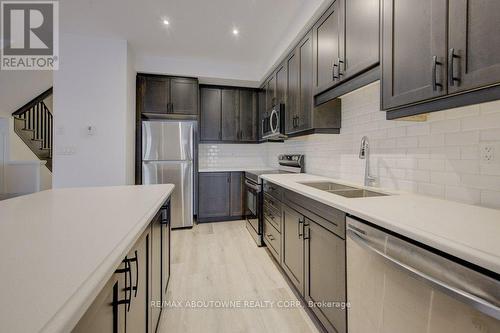 6 - 461 Blackburn Drive, Brantford, ON - Indoor Photo Showing Kitchen With Double Sink With Upgraded Kitchen