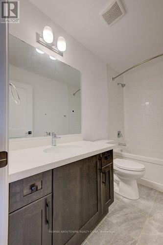 6 - 461 Blackburn Drive, Brantford, ON - Indoor Photo Showing Bathroom