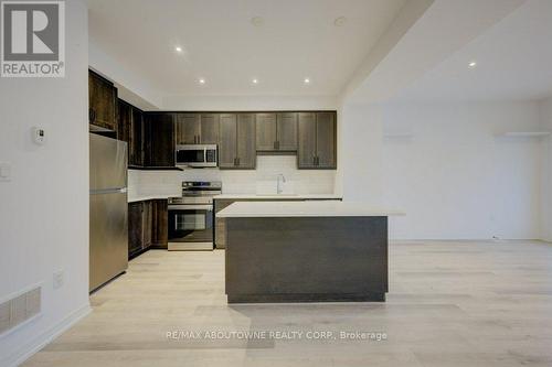 6 - 461 Blackburn Drive, Brantford, ON - Indoor Photo Showing Kitchen